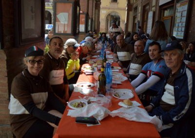 Ciclocolli_Storica_2017_PRANZO-IN-PIAZZA_7